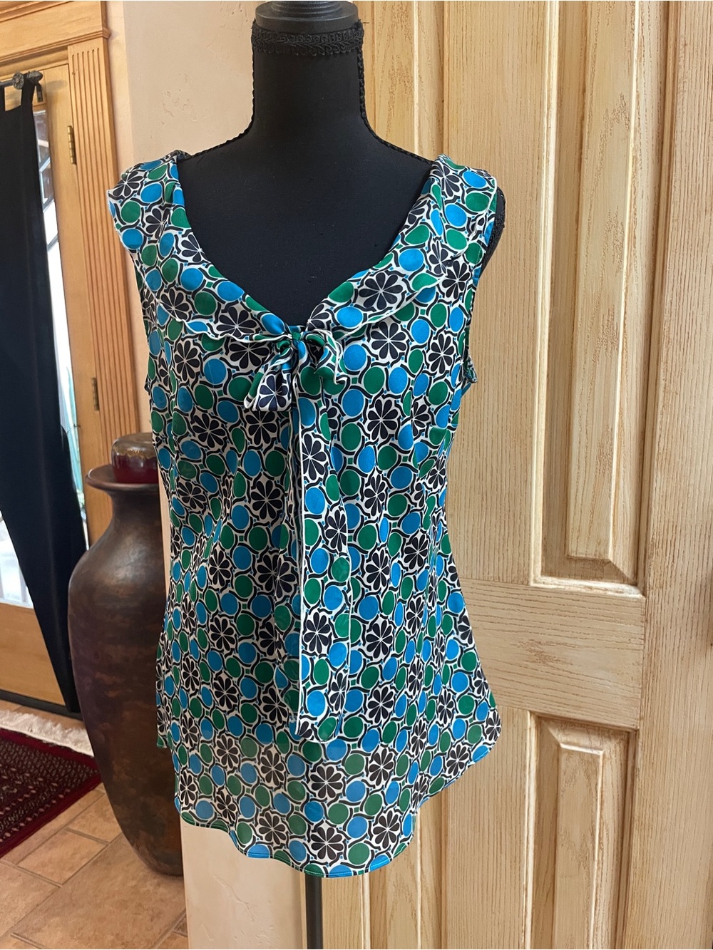 Banana Republic tie front blouse